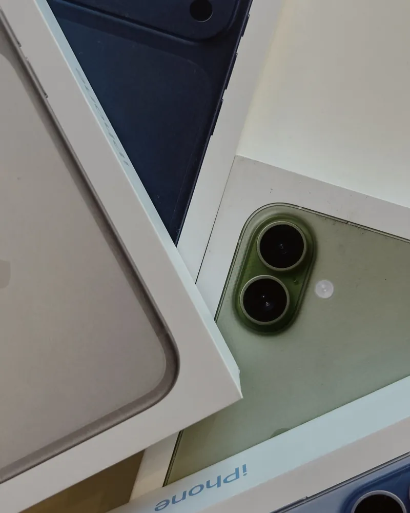 iPhone 17 sellado con su caja en SetCell